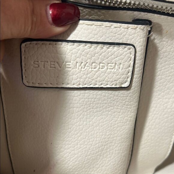 Steve Madden White Bucket Bag - Picture 11 of 16